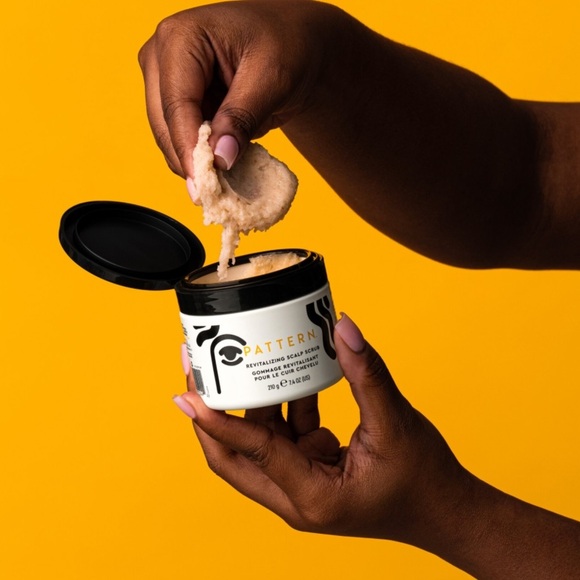 PATTERN by Tracee Ellis Ross
Revitalizing Scalp Scrub - Picture 3 of 4